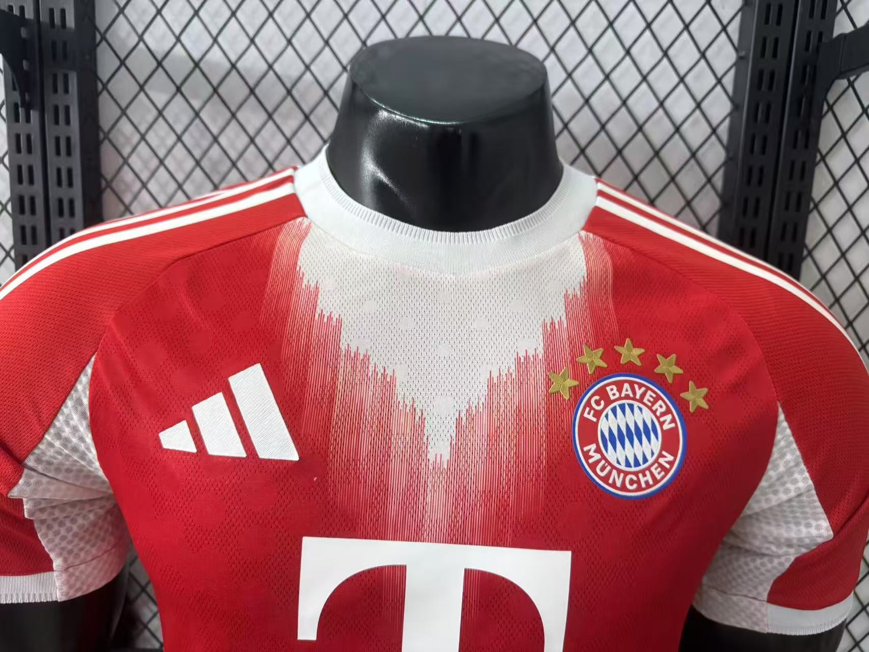 25/26 Bayern home player version S-XXL