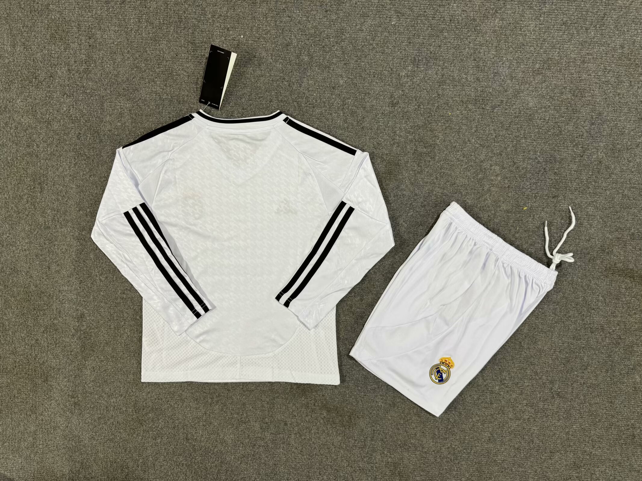 24/25 Real Madrid home long sleeve kids Version size 16-28