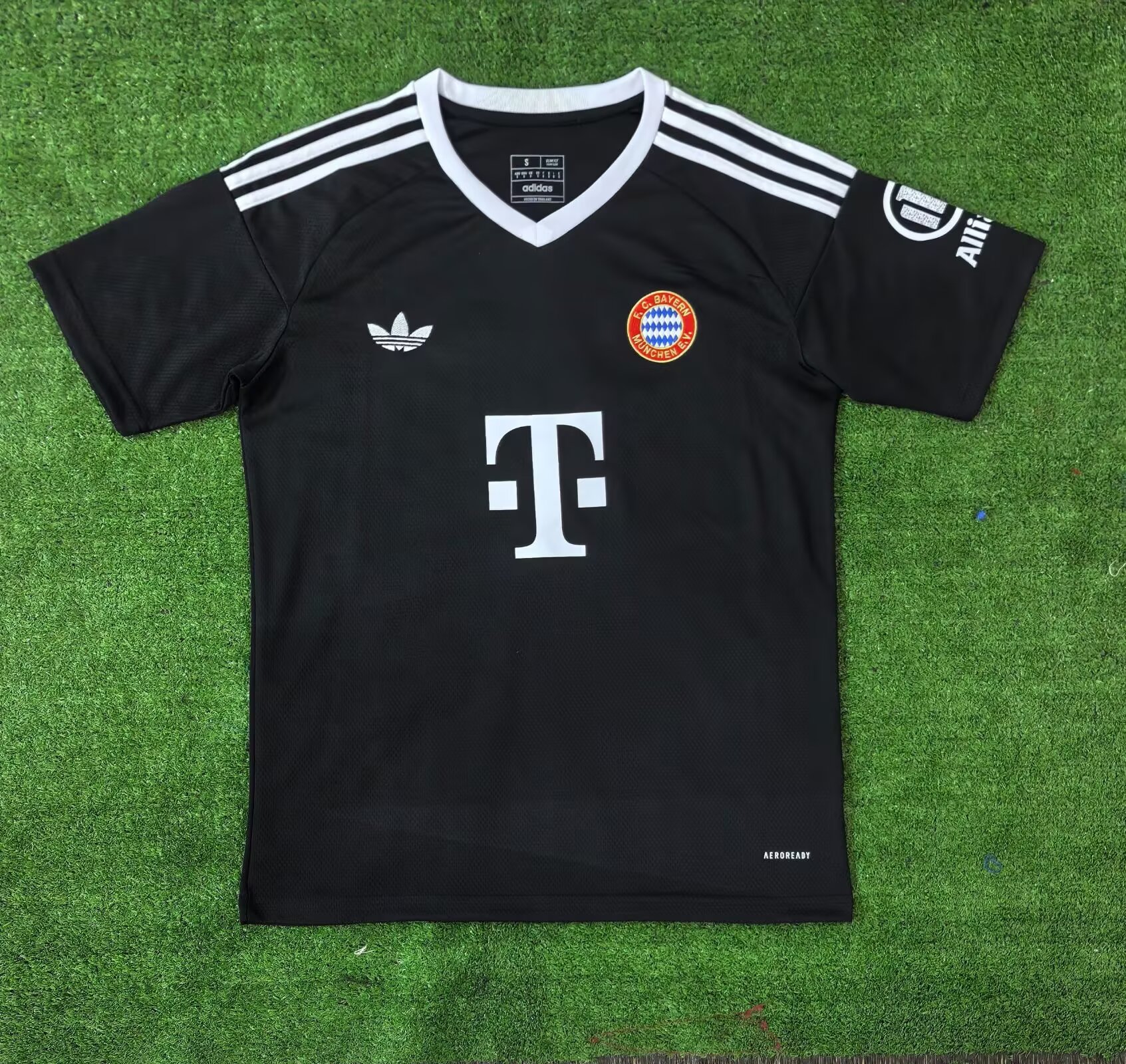 24/25 Bayern goalkeeper black fan version S-XXL