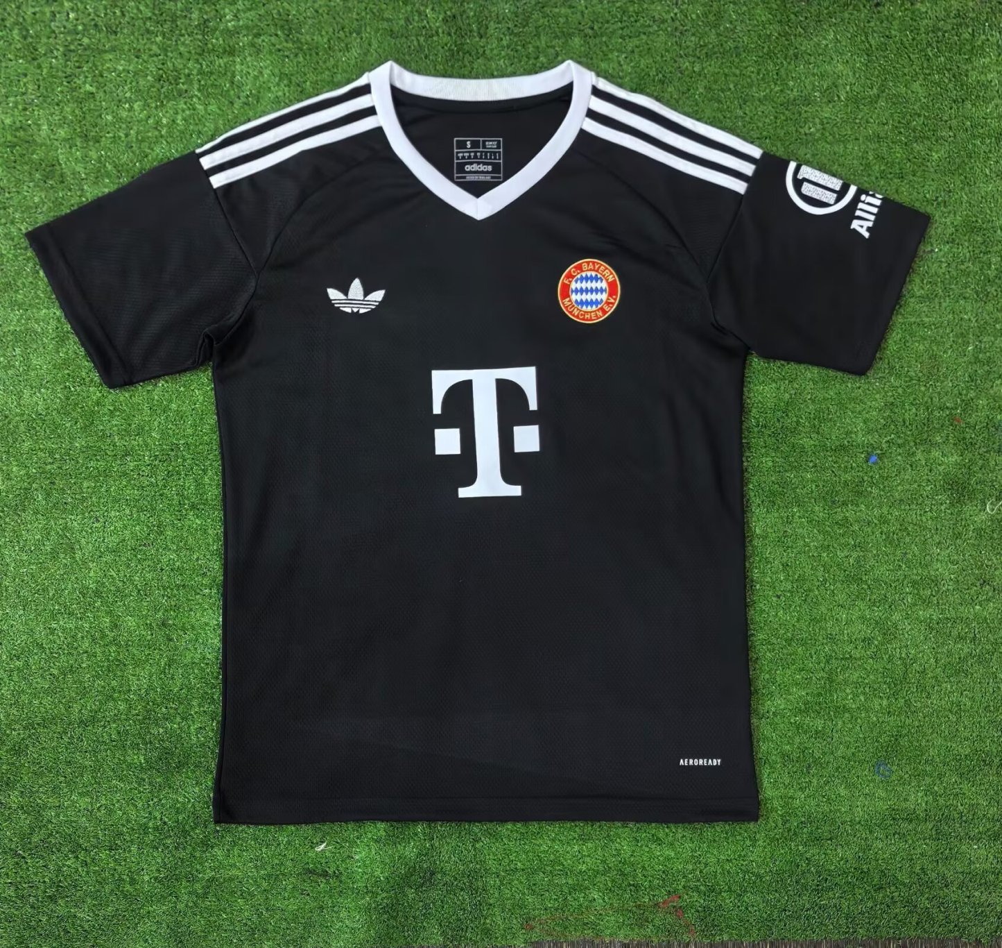 24/25 Bayern goalkeeper black fan version S-XXL