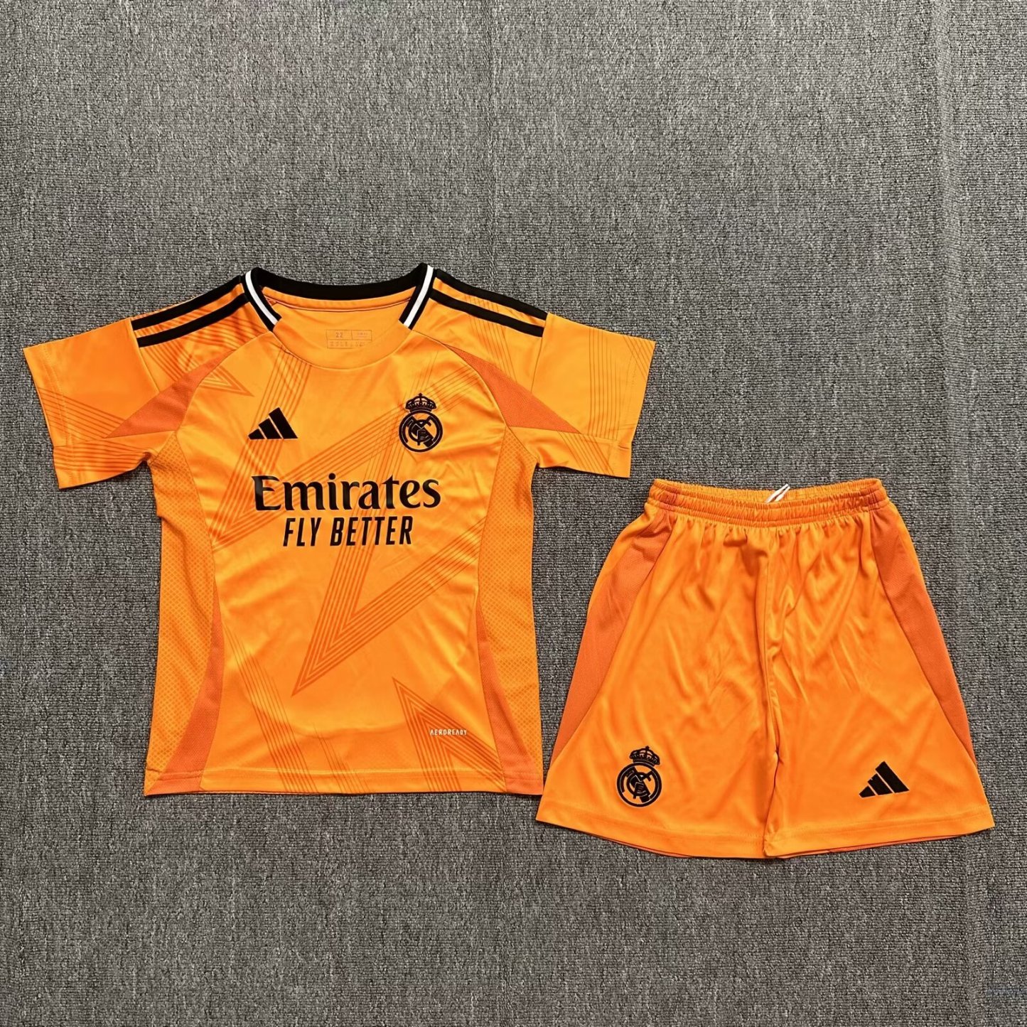 24/25 Real Madrid away kids version size 16-28