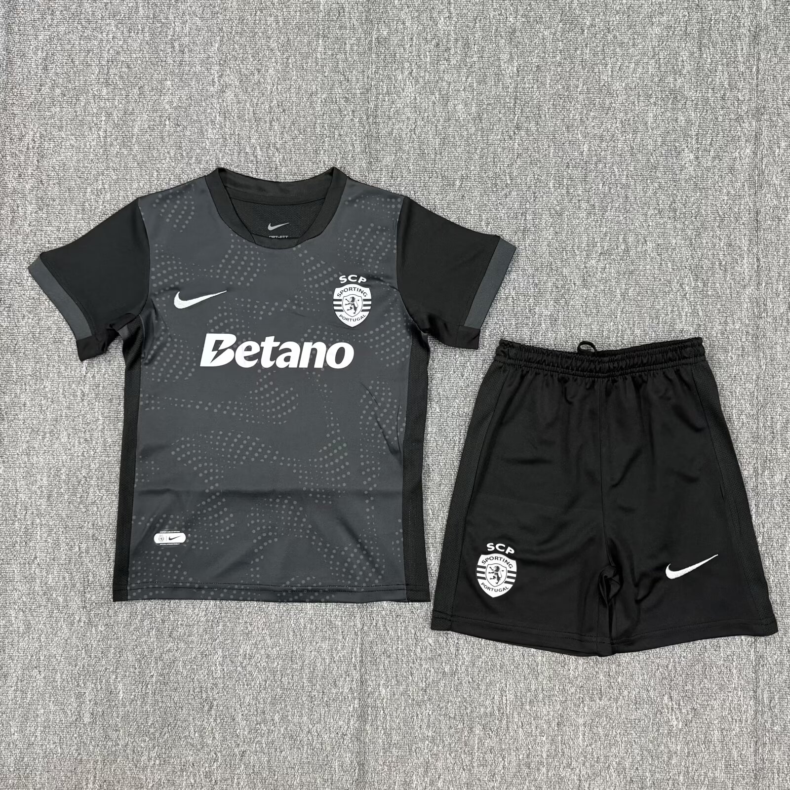 25-26 Sporting CP away kids Version size 16-28
