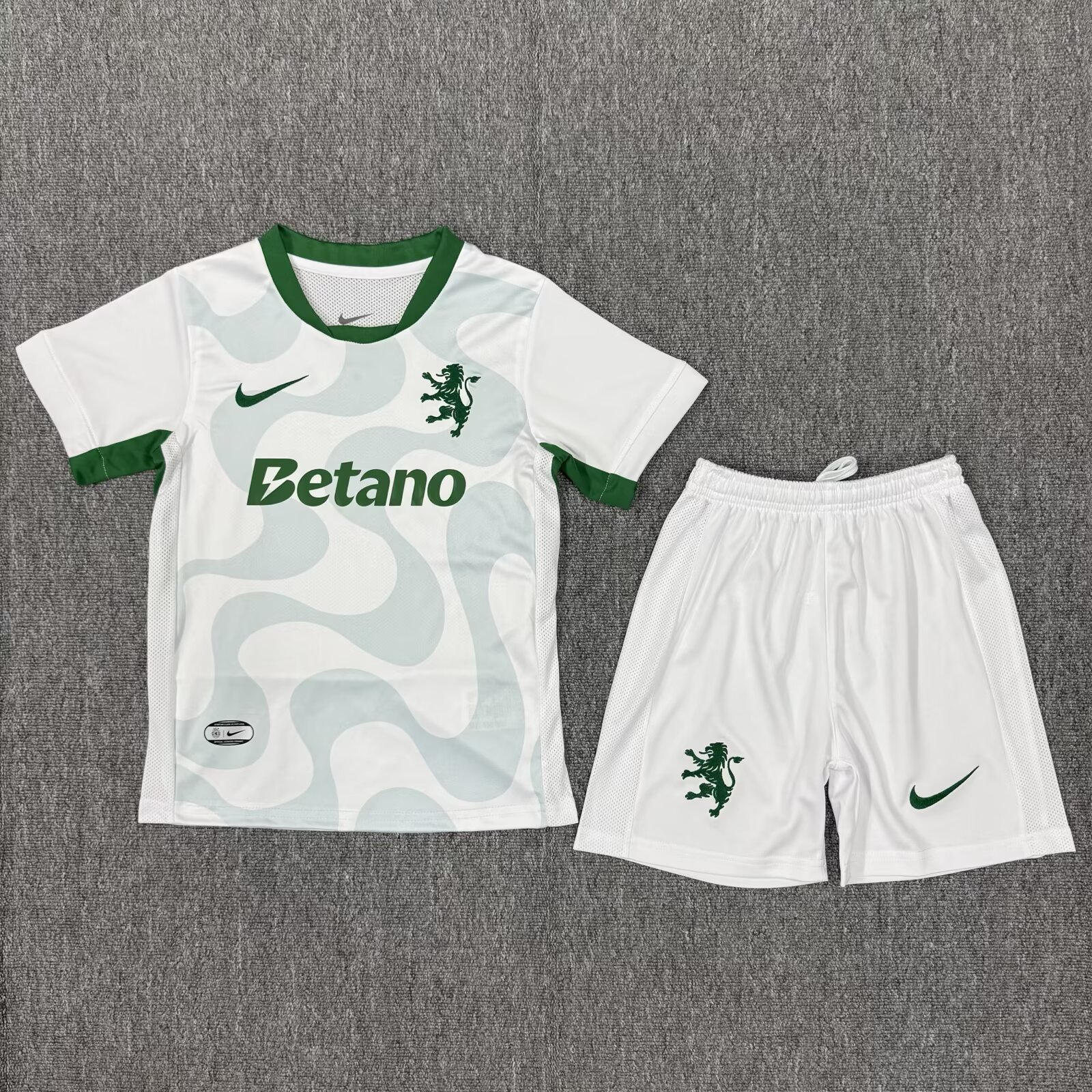 25-26 Sporting CP third white kids Version size 16-28