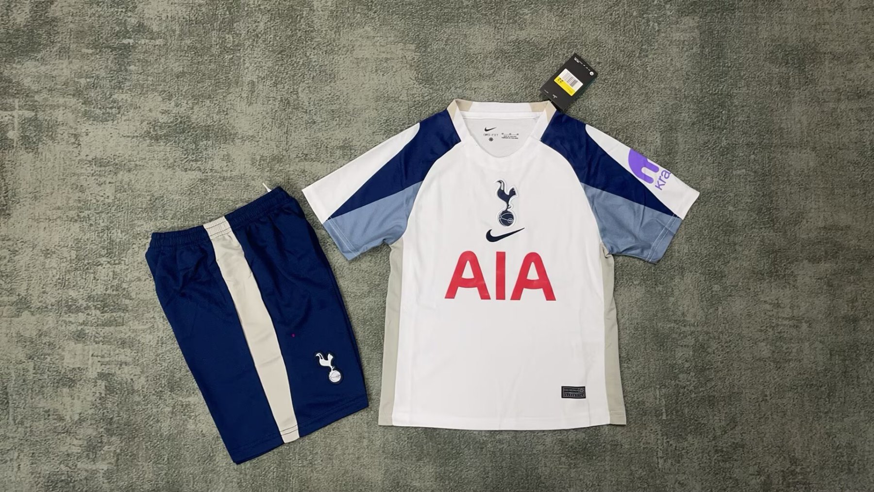 25/26 Tottenham hotspur home kids version size 16-28