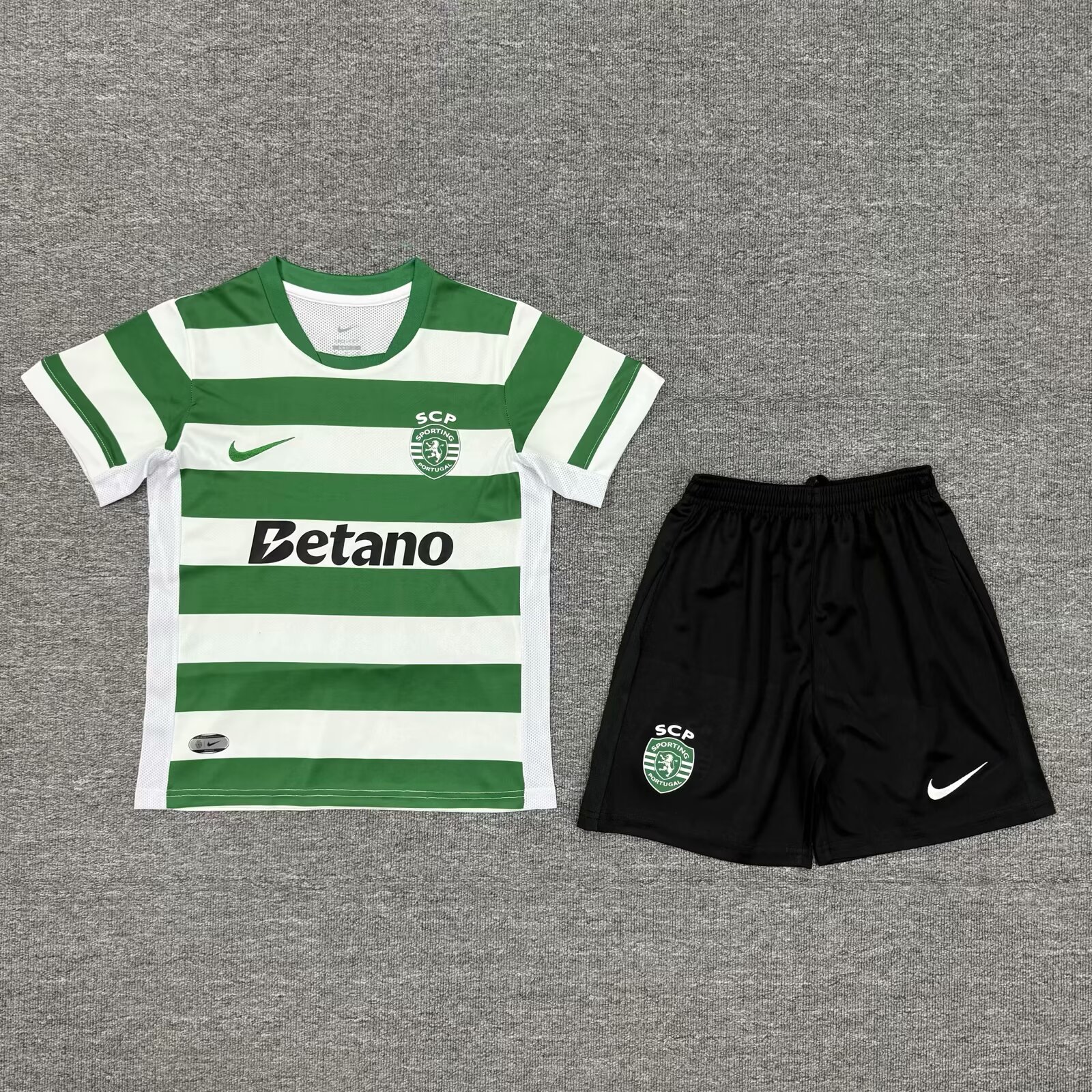 25-26 Sporting CP home kids Version size 16-28