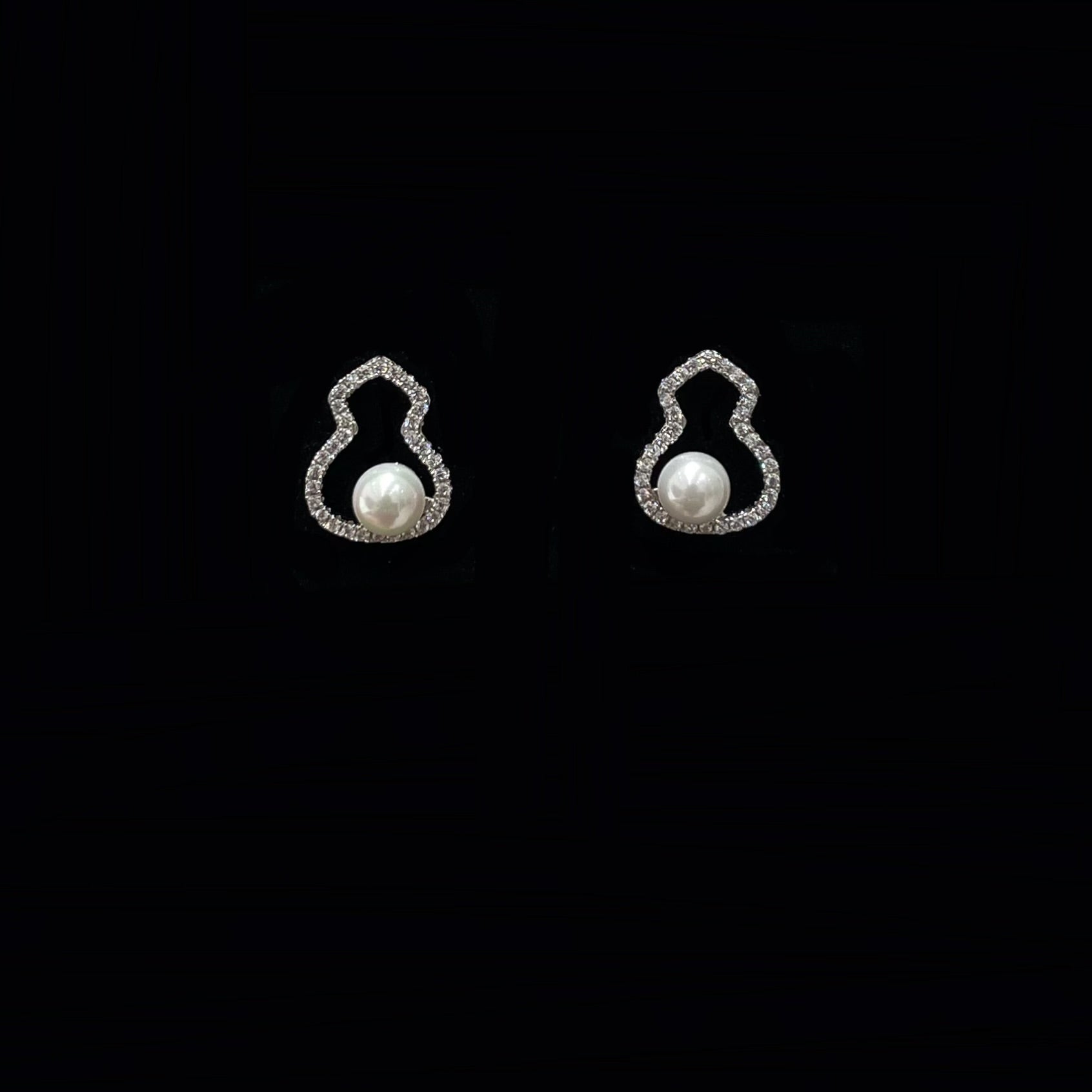 925 Silver Gourd Stud Earrings 5.0mm Round Pearl