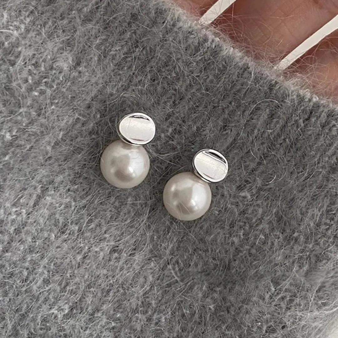 925 silver curved faux pearl stud earrings