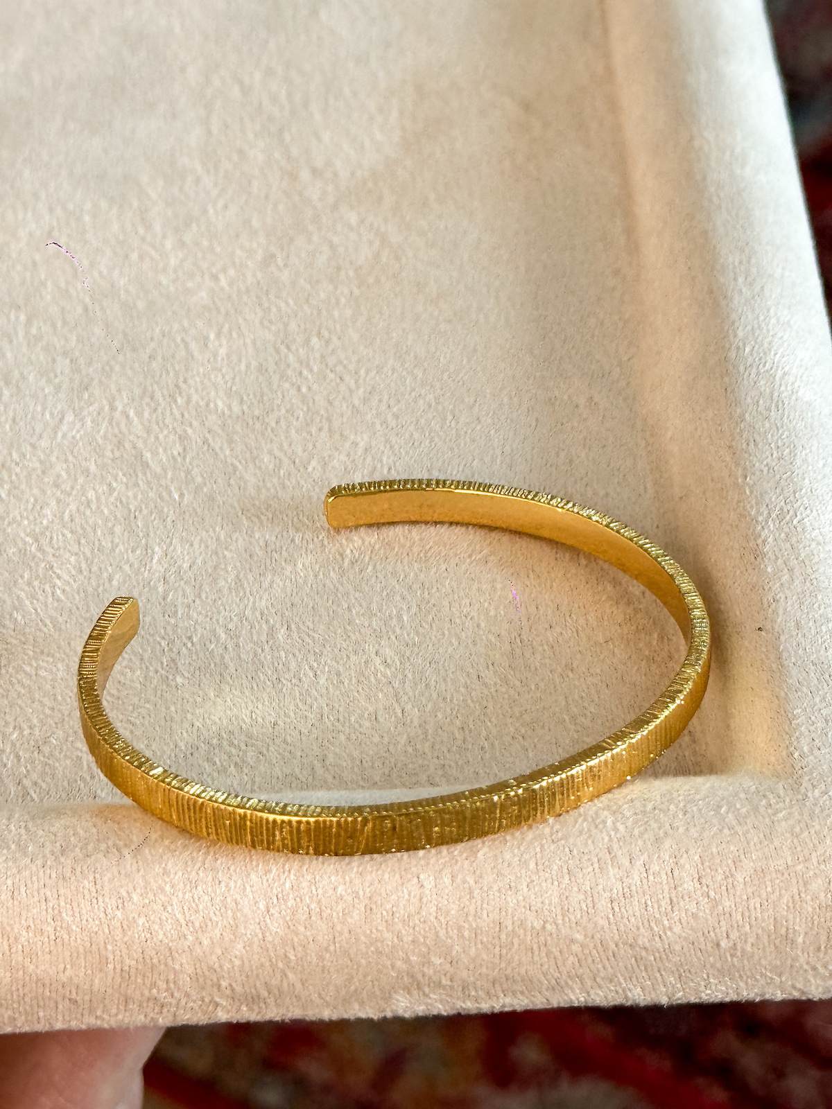 Blue Diamond Vertical Wide Side Thin Half Bracelet Bracelet (Gold Version)