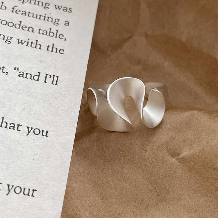 925 silver wavy skirt nubuck ring
