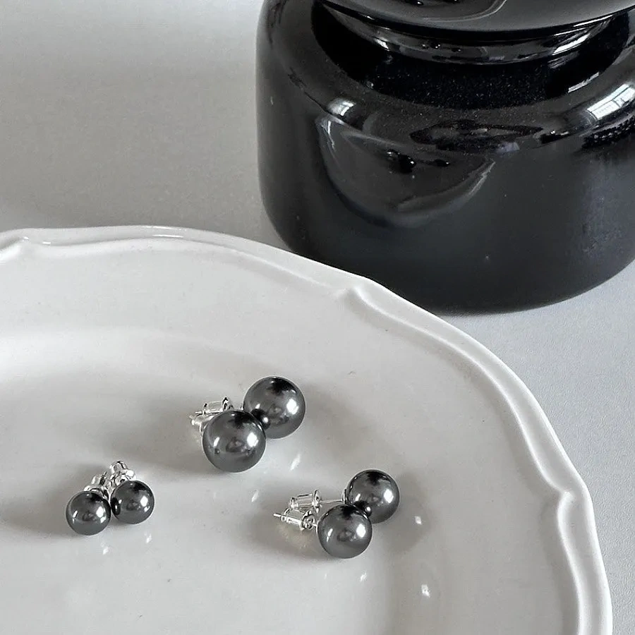 Artificial Tahitian Black Pearl Stud Earrings 925 Silver Needle