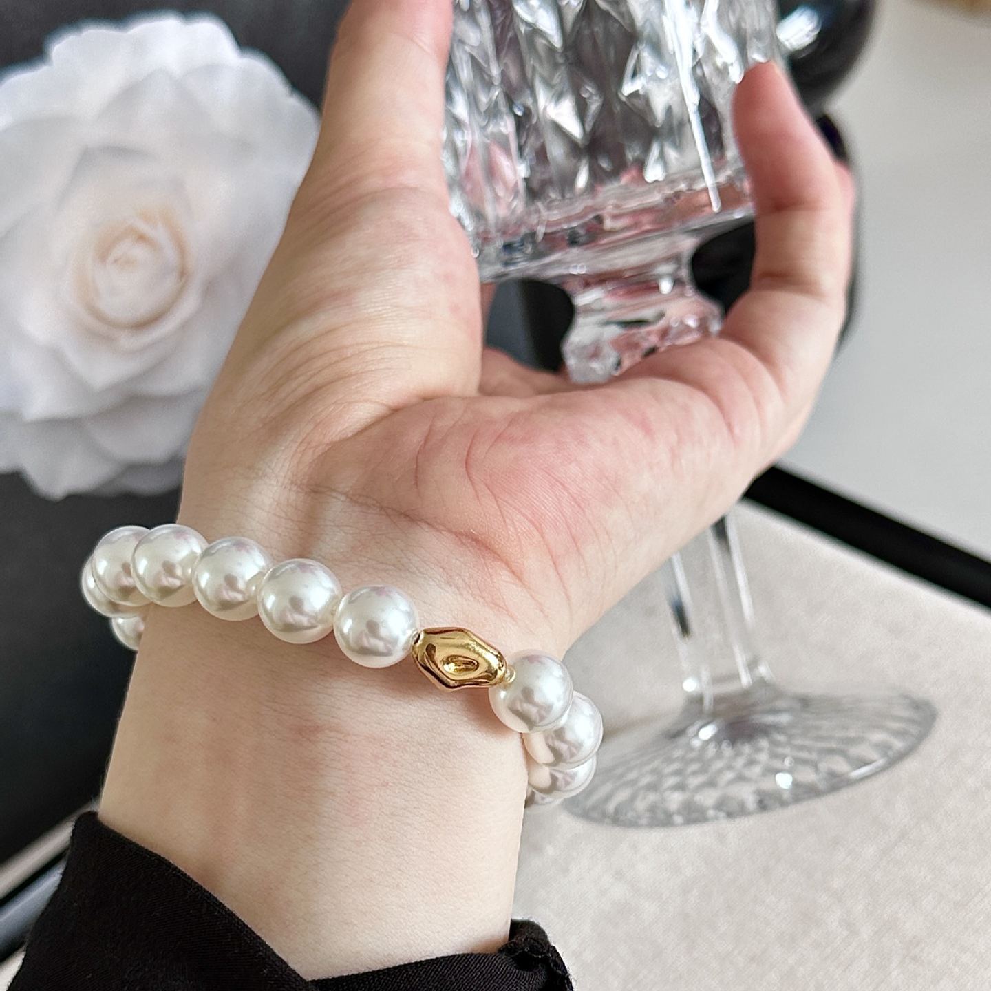 Imitation Australian white faux pearl bungee rope bracelet