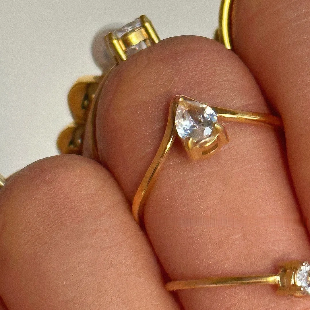 18k real gold galvanized V-shaped zirconia design ring