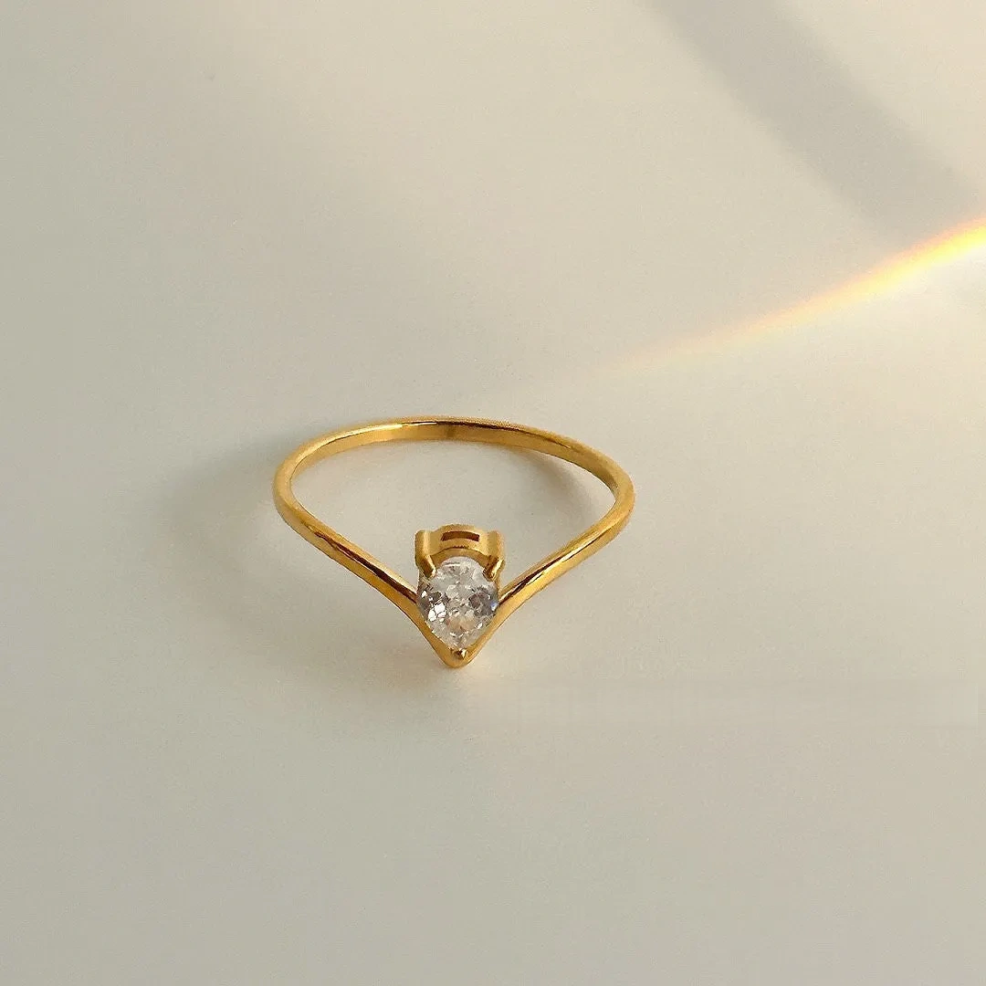 18k real gold galvanized V-shaped zirconia design ring