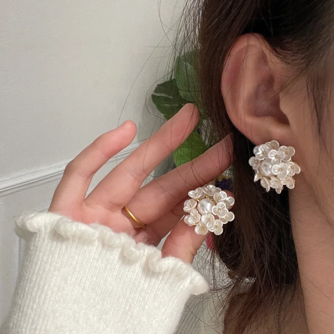 Real gold galvanized silver needle pearl flower cluster earrings