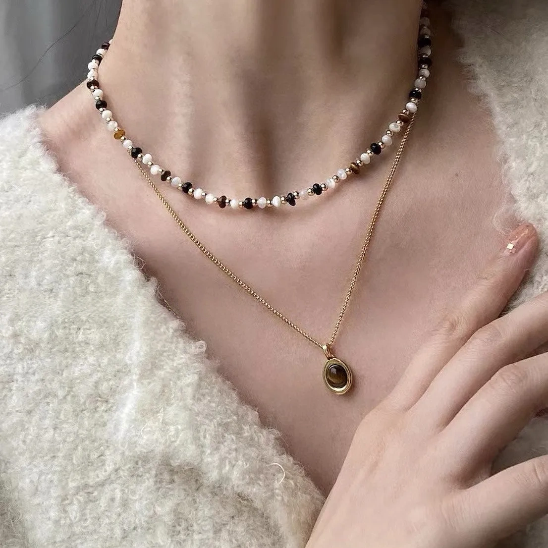 Natural black onyx beaded necklace metal pendant necklace clavicle chain