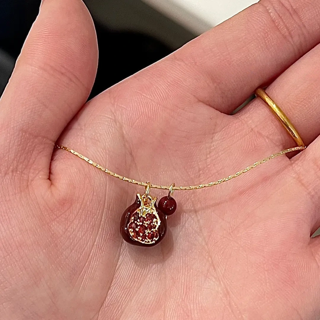 Pomegranate red bean diamond pendant necklace