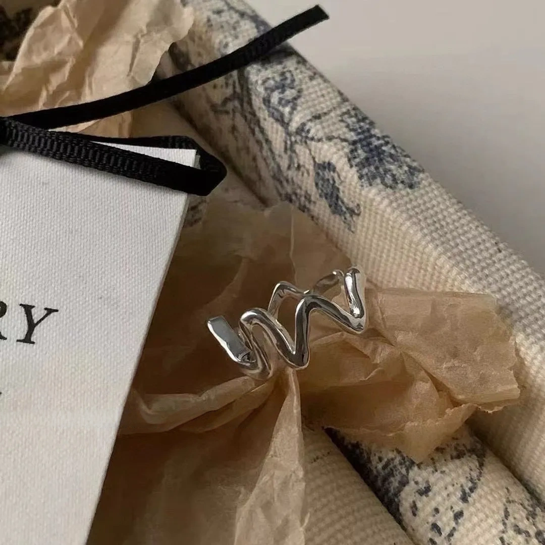 925 Silver Wavy Line Ring