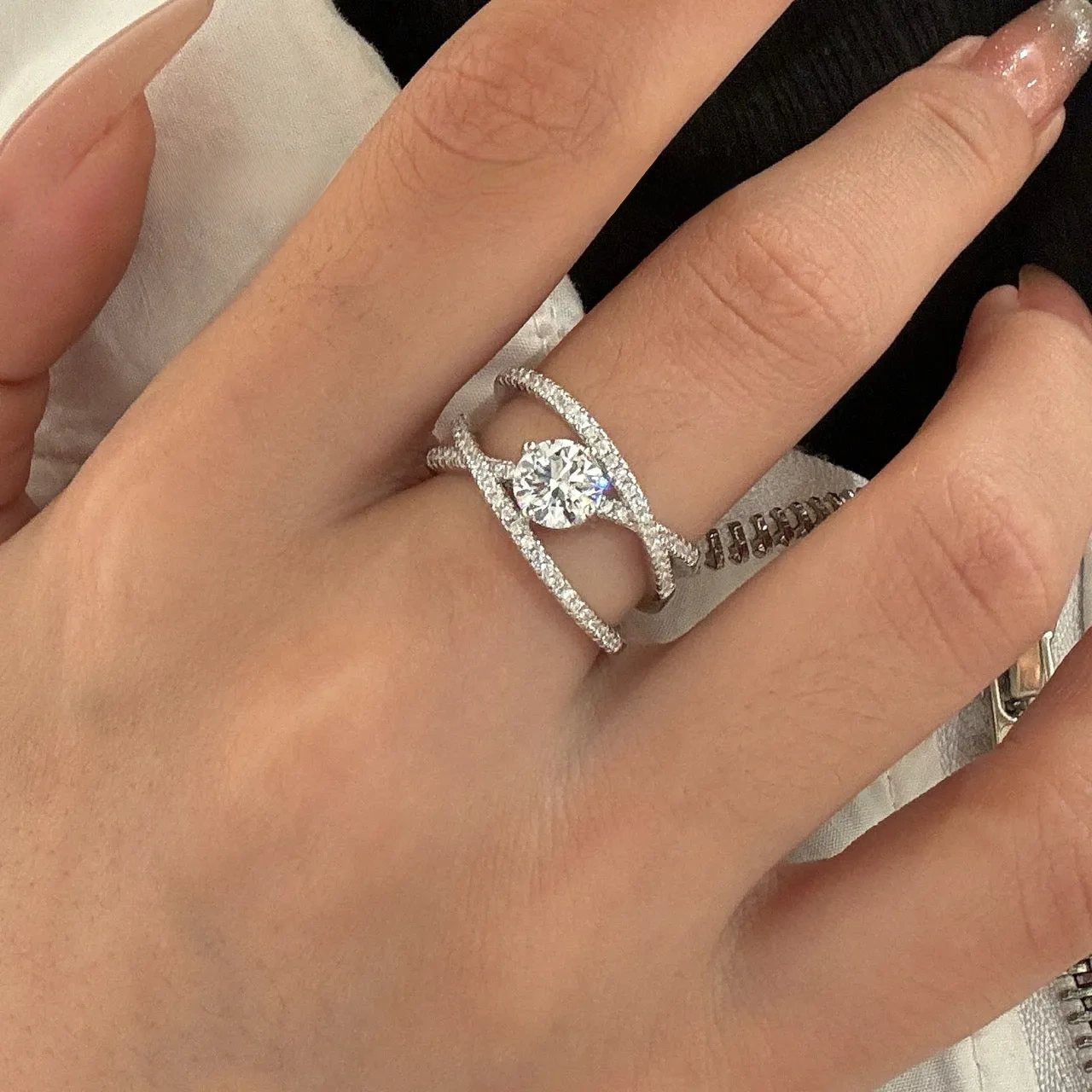 925 silver one-carat crossover cut-out ring