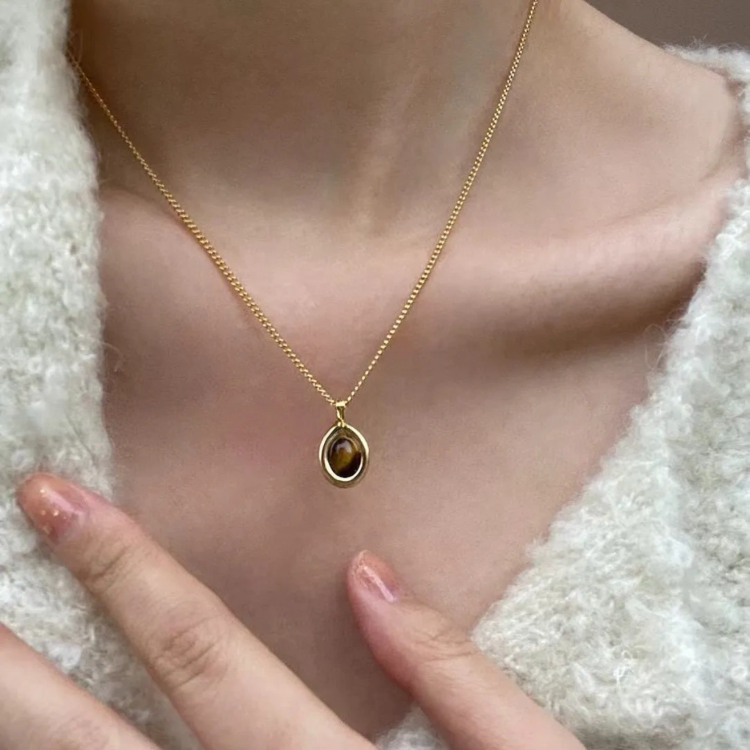 Natural black onyx beaded necklace metal pendant necklace clavicle chain