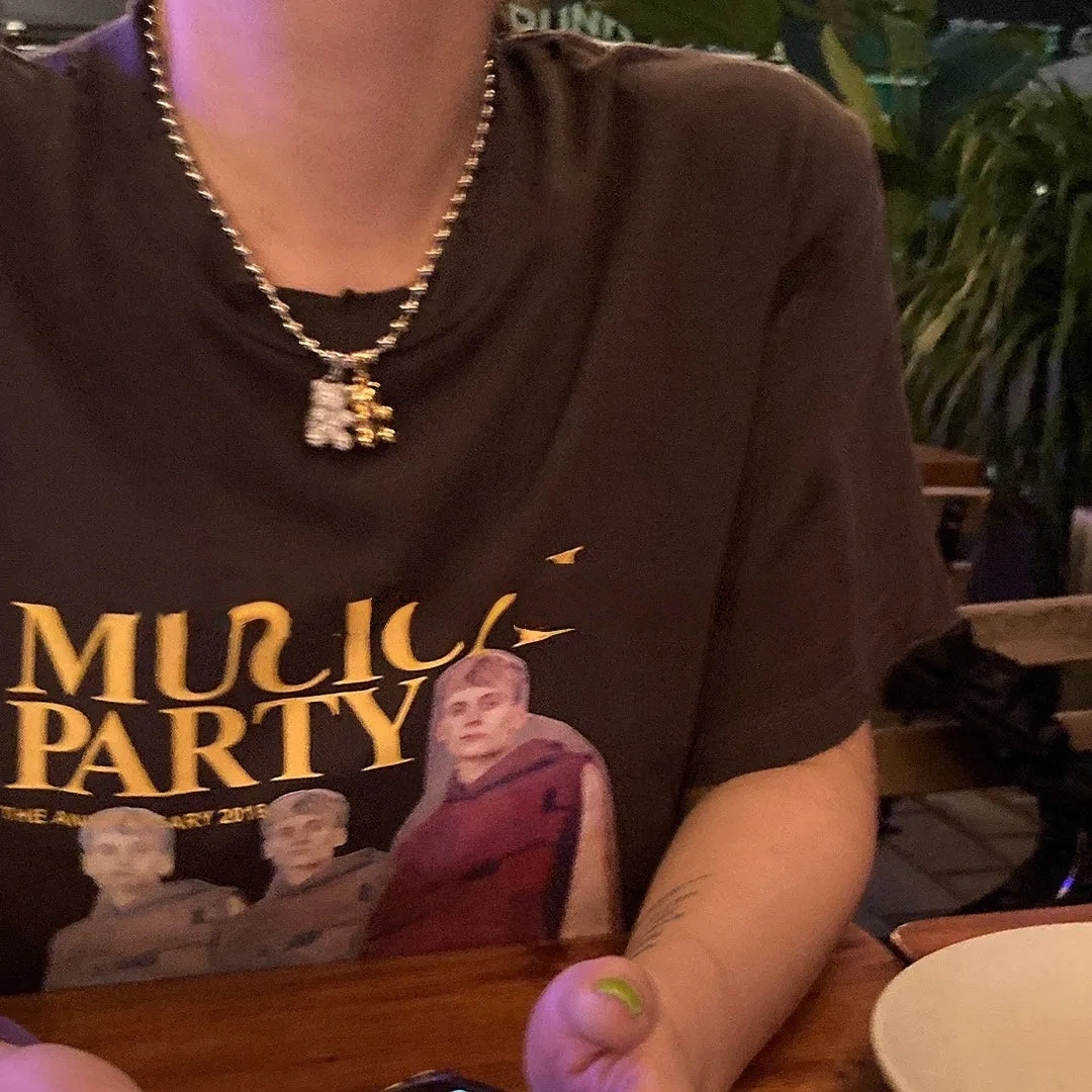 But cute love is very weightygold and silver diamond-studded three-dimensional bear necklace