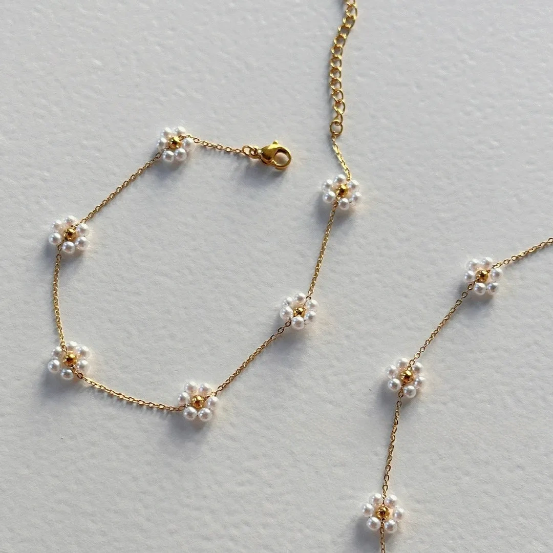 Pearl floret necklace bracelet