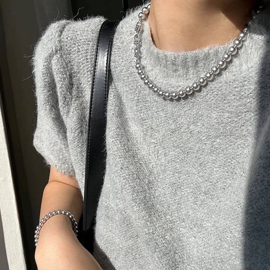 Silver-grey panelled horseshoe clasp pearl necklace