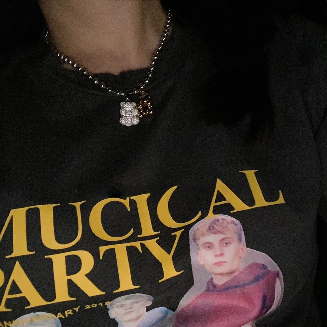 But cute love is very weightygold and silver diamond-studded three-dimensional bear necklace