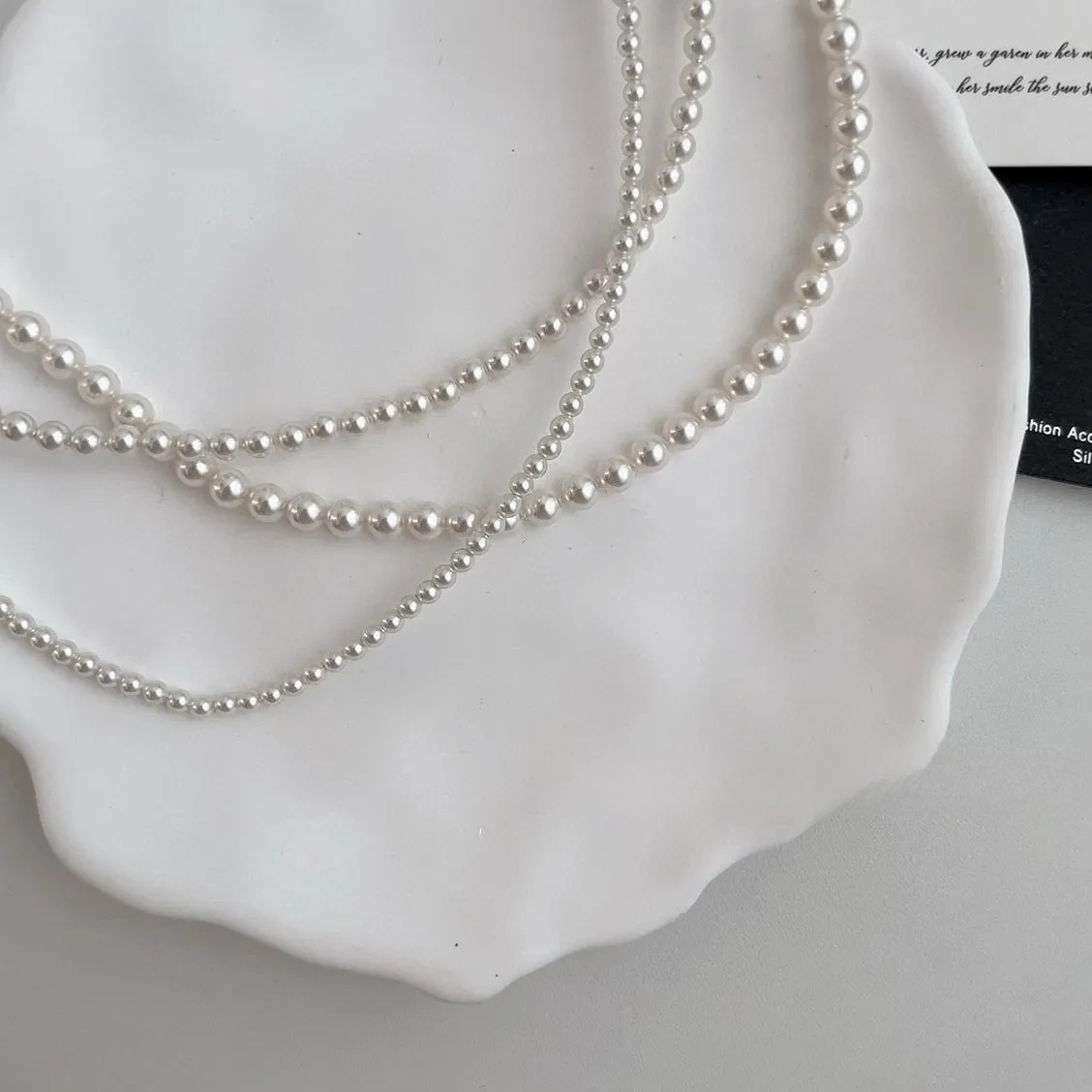 Super textured!! Faux pearl necklace~