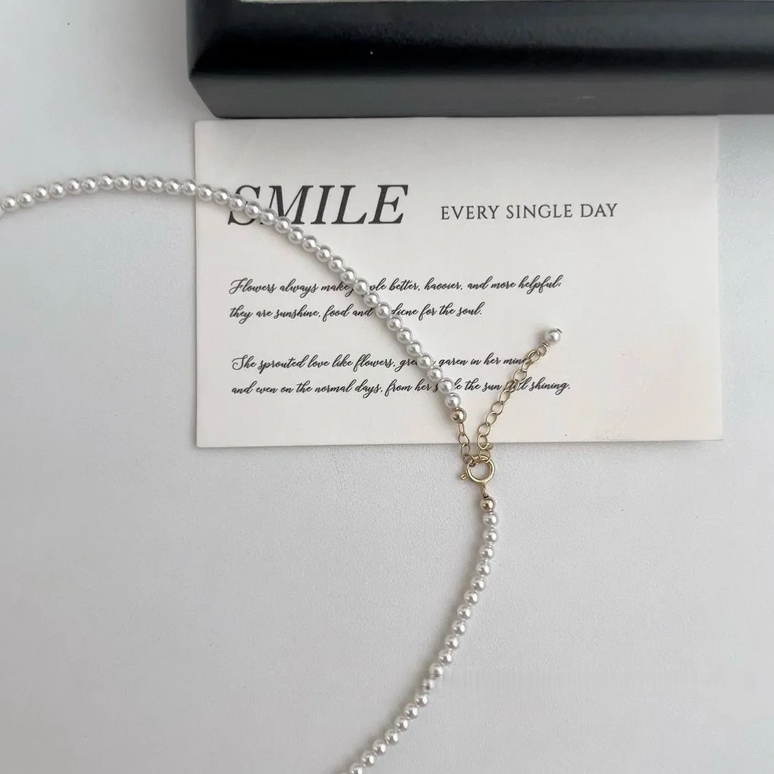 Super textured!! Faux pearl necklace~