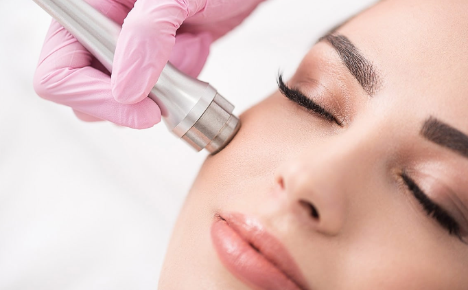 Water vs. Microdermabrasion: Choosing the Right Treatment for Your Skin-GLM Beauty Spa Equipment Factory