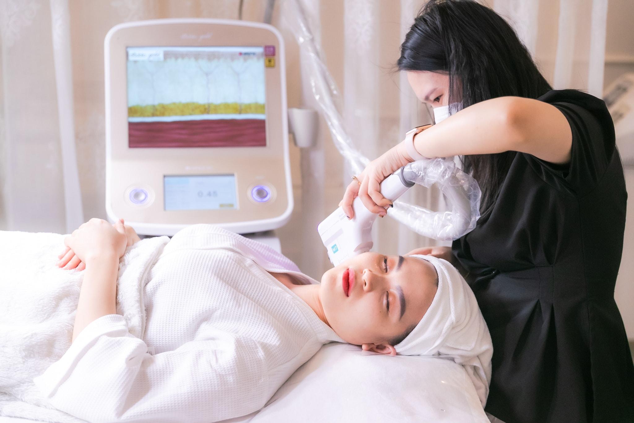 Lift and rejuvenate your skin with HIFU DOUBLO GOLD at Thanh Thanh Skin Therapy & Spa.
