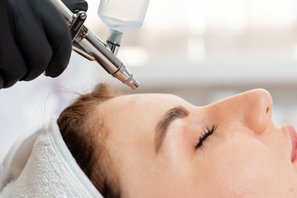 Oxygen Facial Treatment in Toronto | Golden Pulse