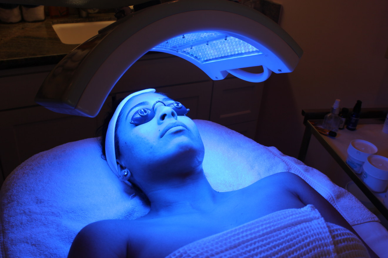 Finding the Right LED Wavelength for Your Skin Concern-GLM Beauty Spa Equipment Factory