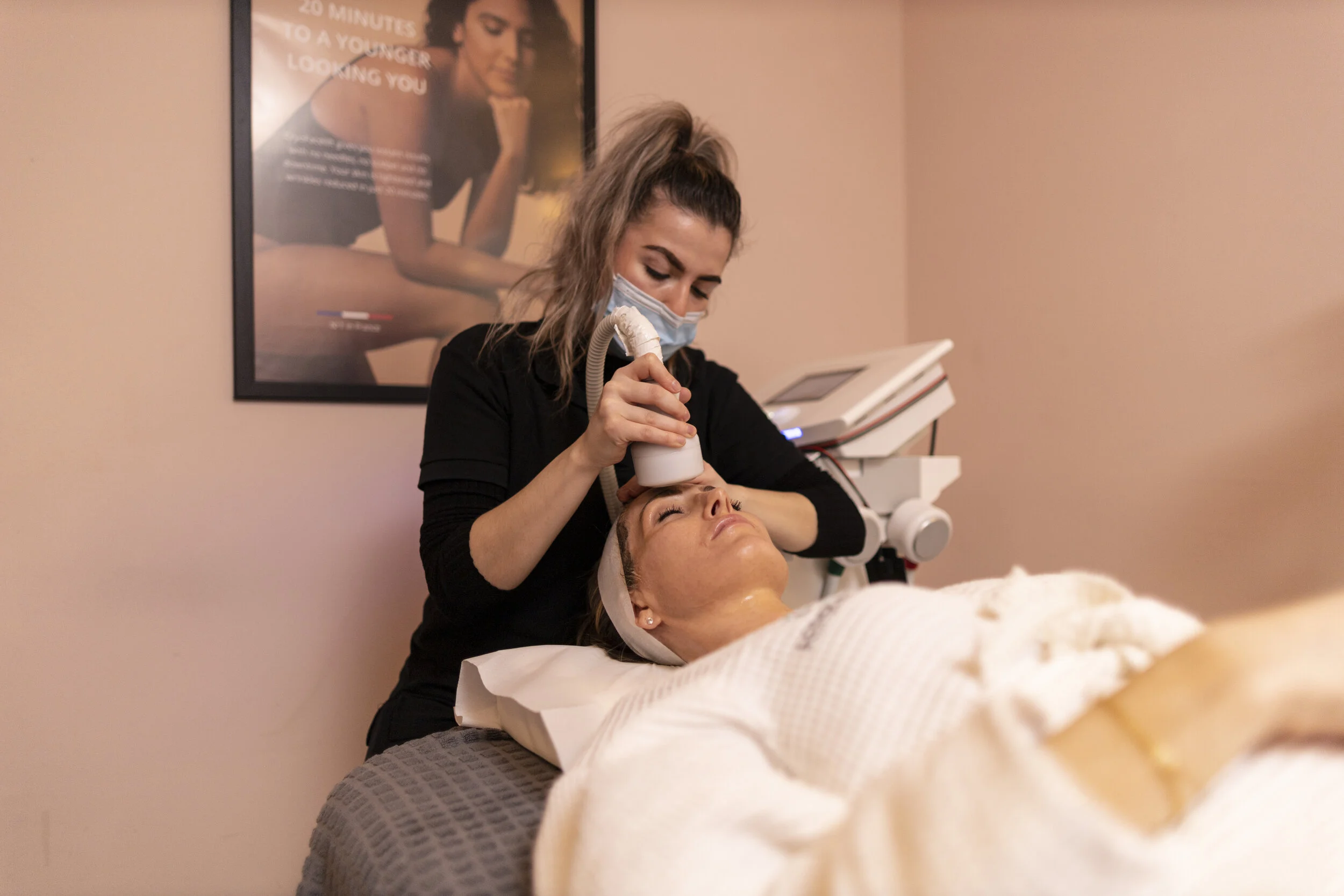 Cryo facial treatment aims to give skin youthful — LondonCryo