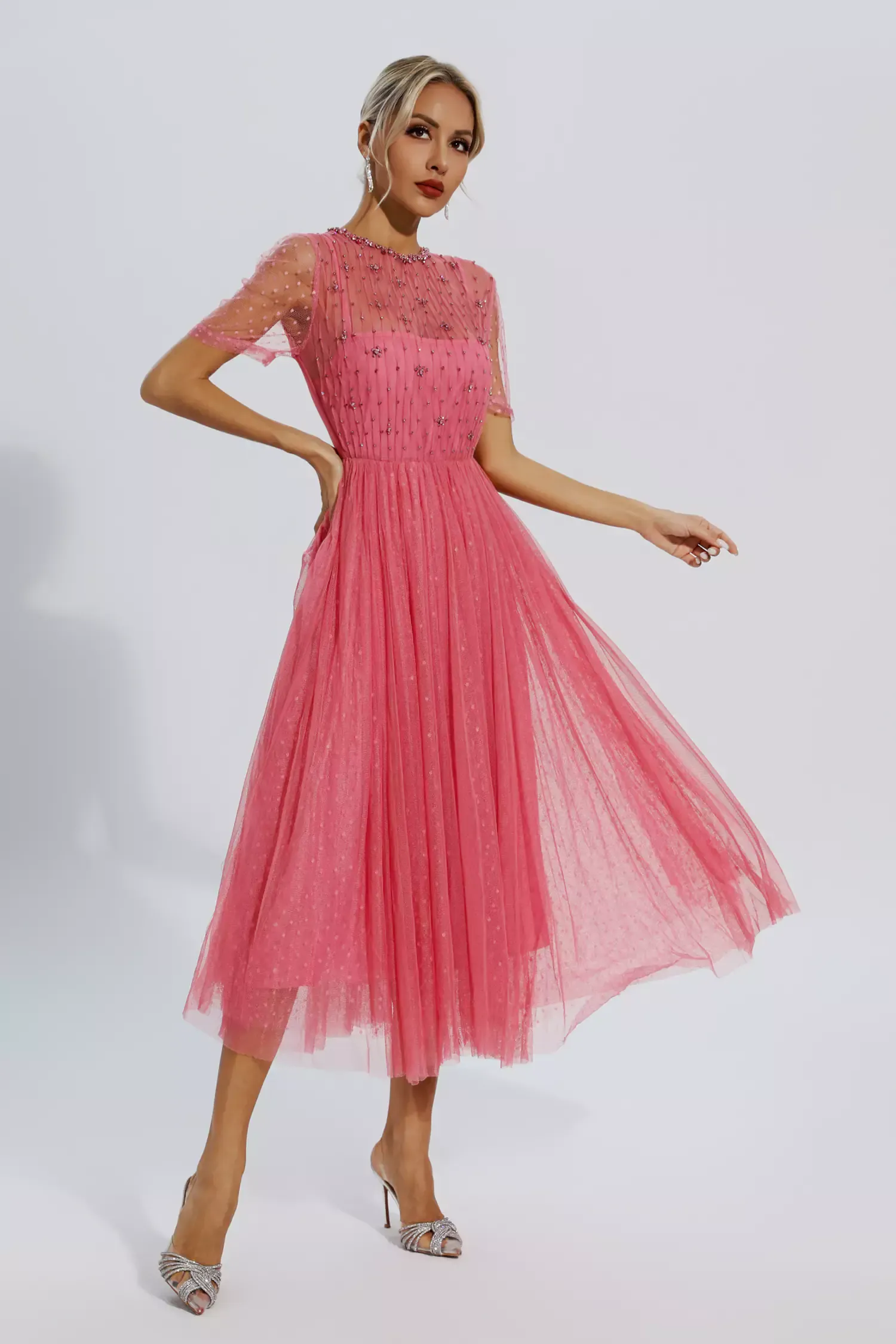 Sabriya V-Neck Sleeveless Halter Diamond Midi Dress