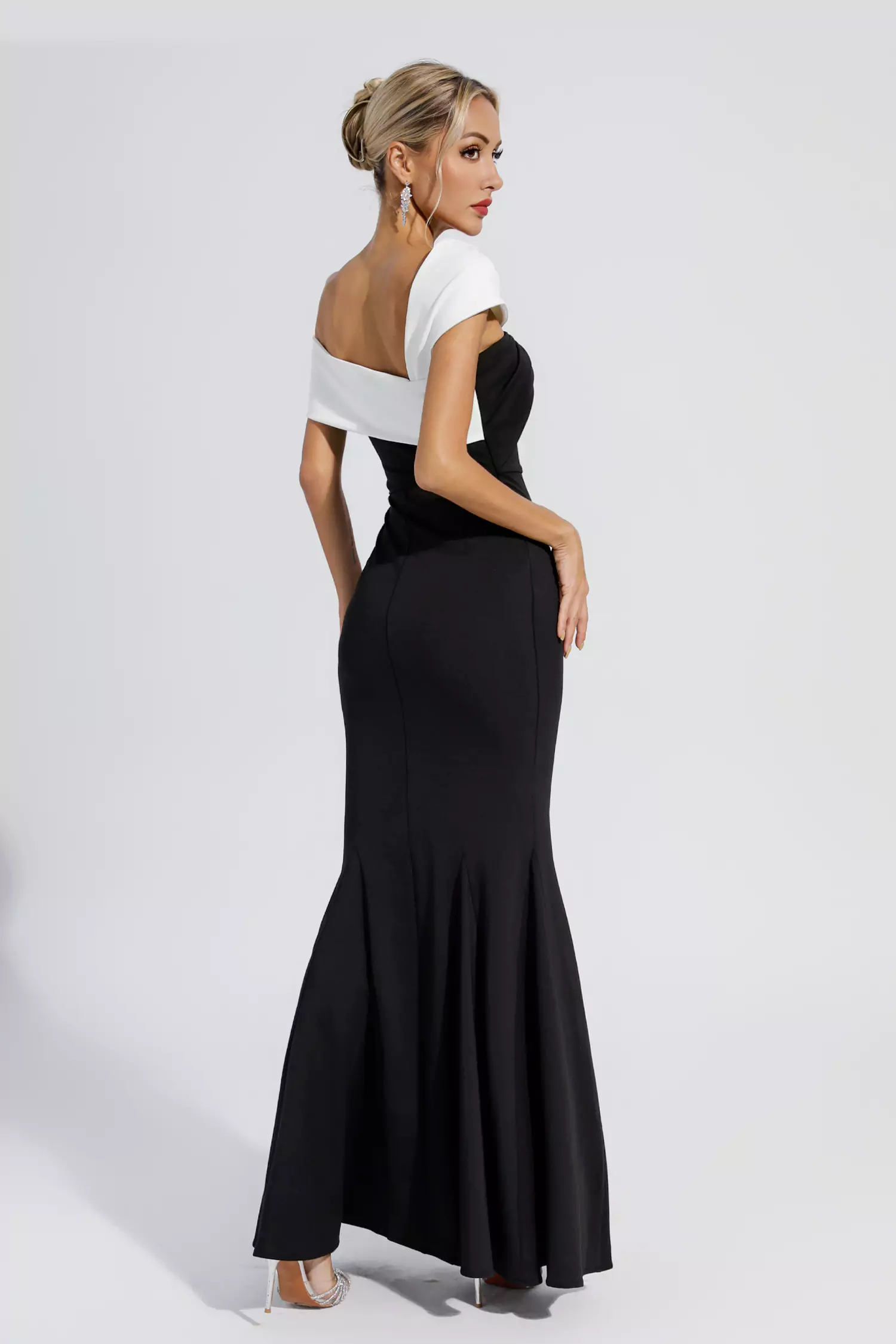 Kaitlyn Black Off-Shoulder Mermaid Maxi Dress-CATCHALL