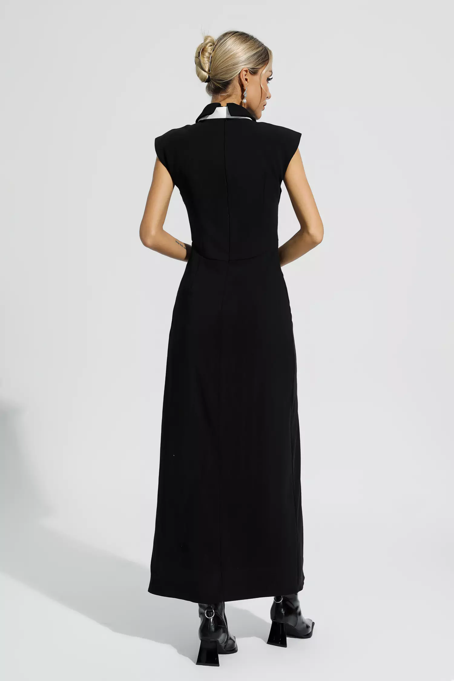 Liberty Black Sleeveless Maxi Dress-CATCHALL
