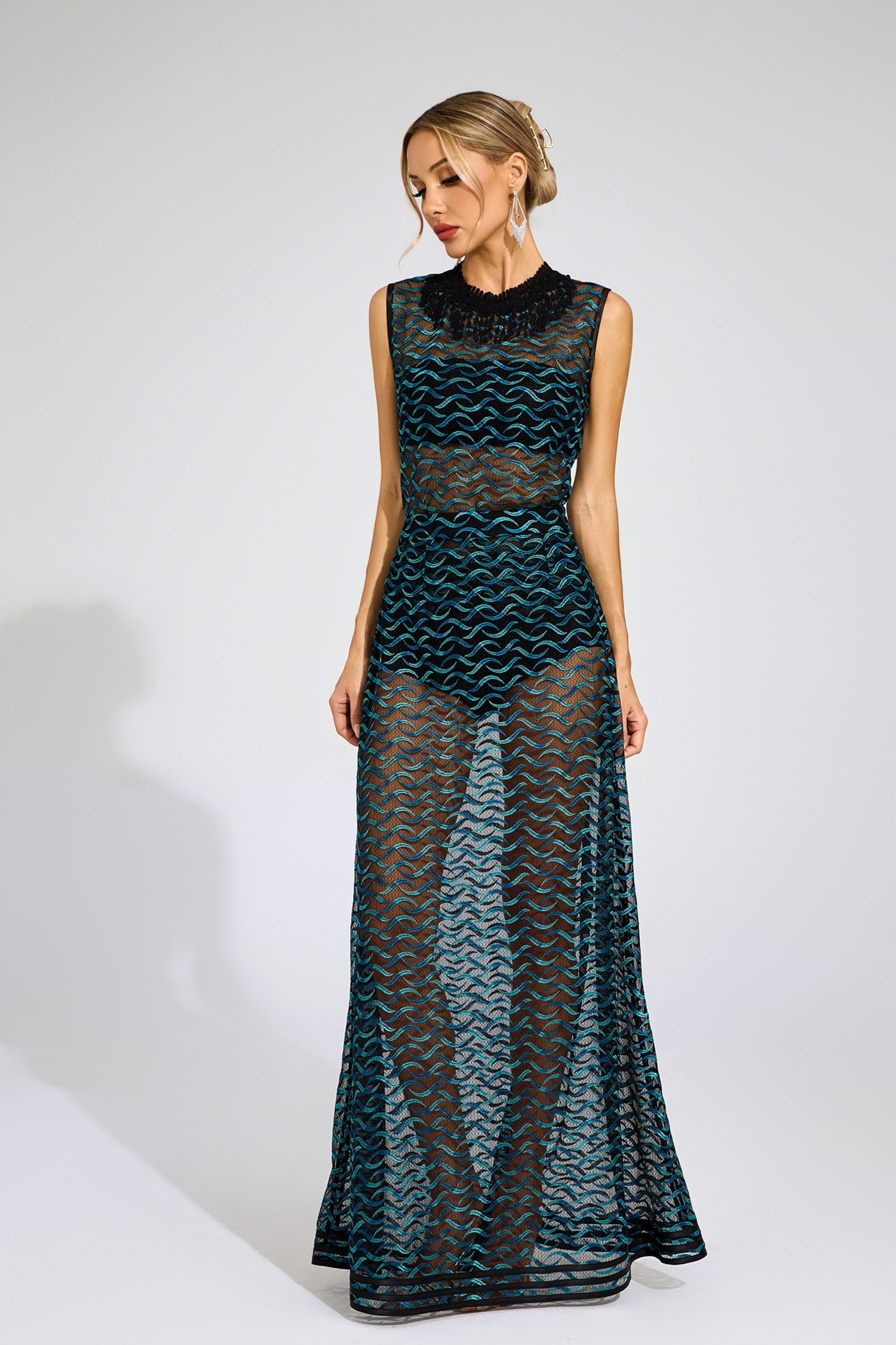 Lyly Black Wave Embroidered Mesh Set