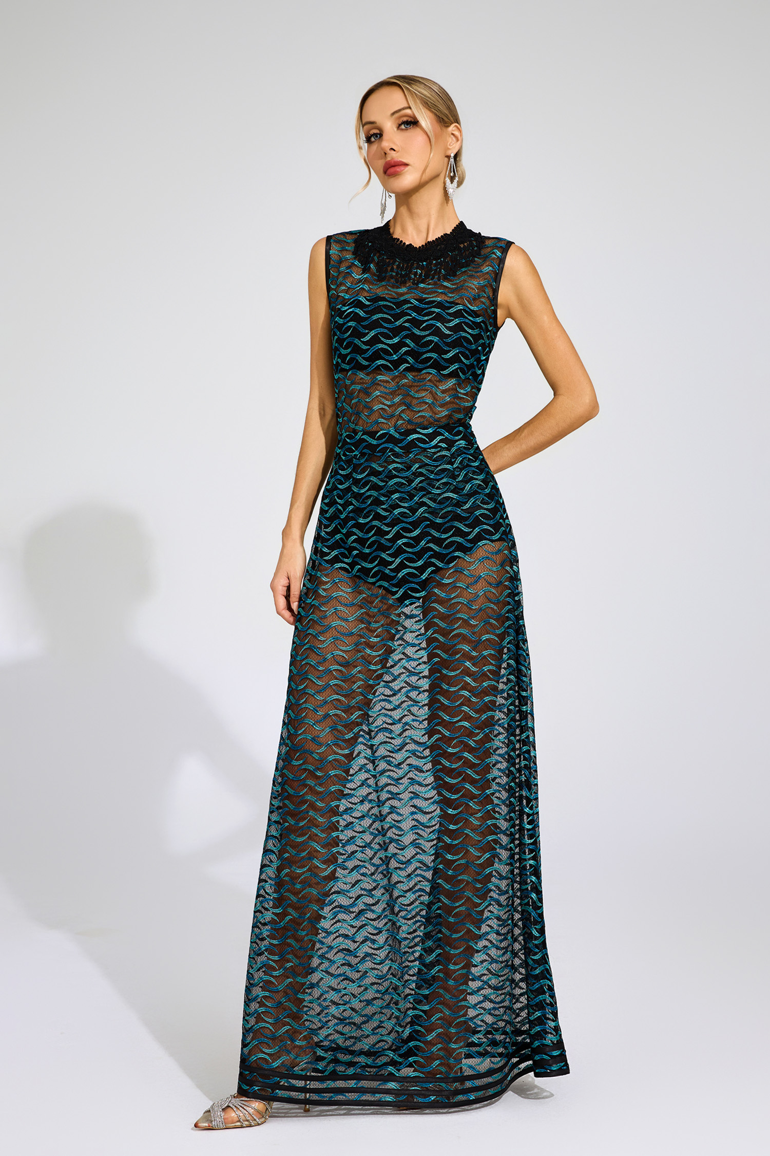 Lyly Black Wave Embroidered Mesh Set