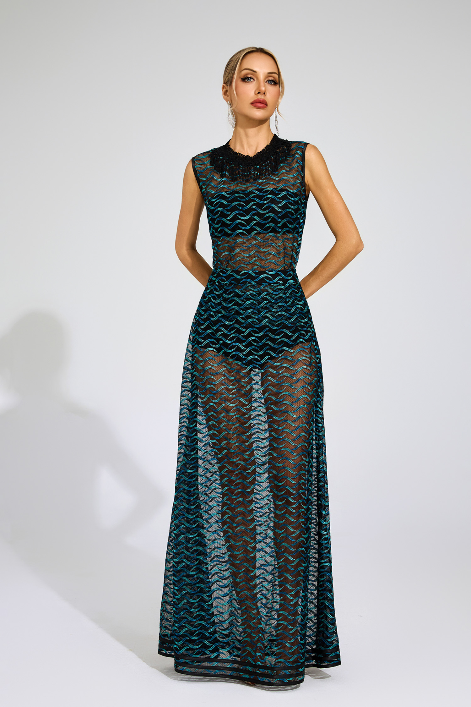 Lyly Black Wave Embroidered Mesh Set