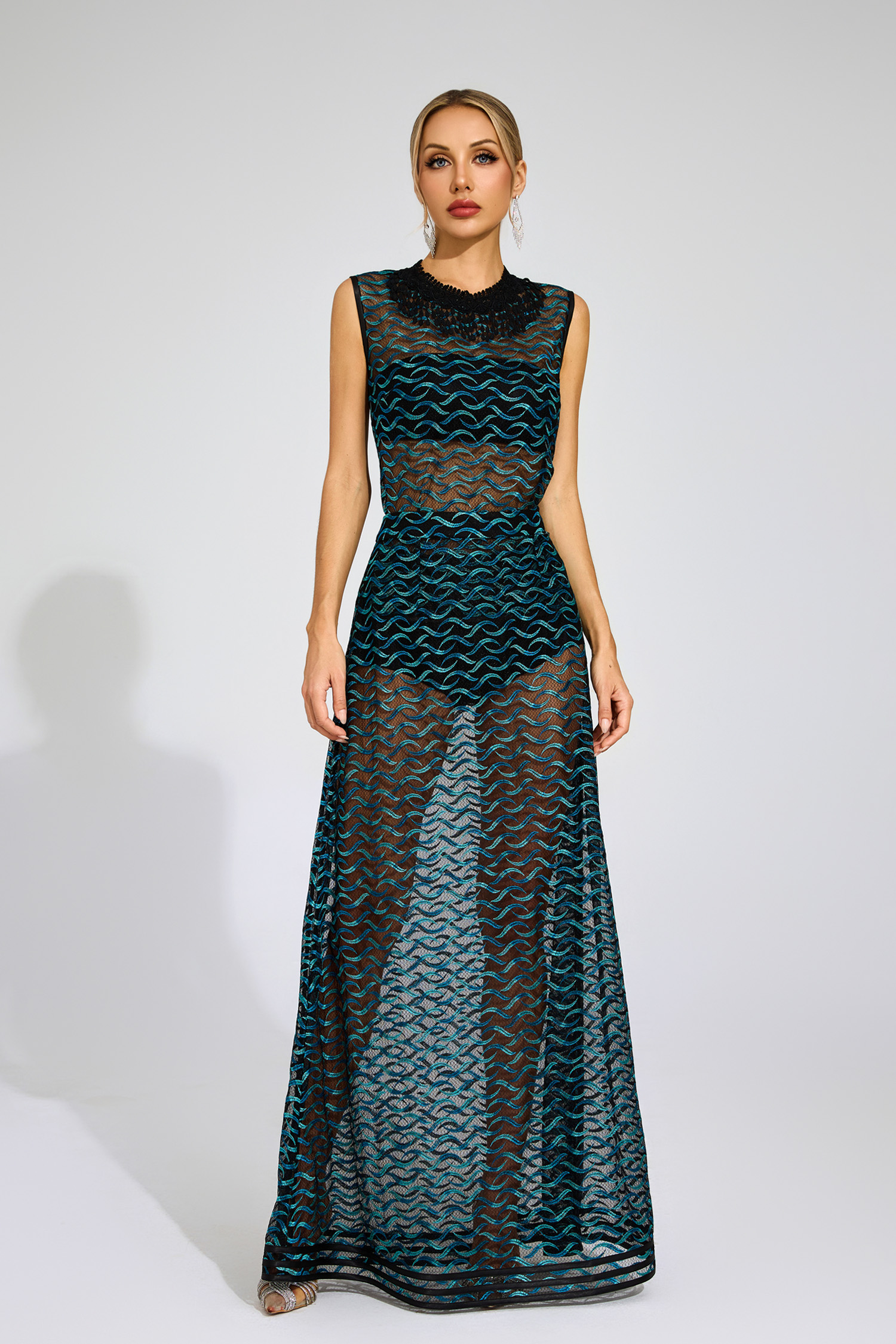 Lyly Black Wave Embroidered Mesh Set