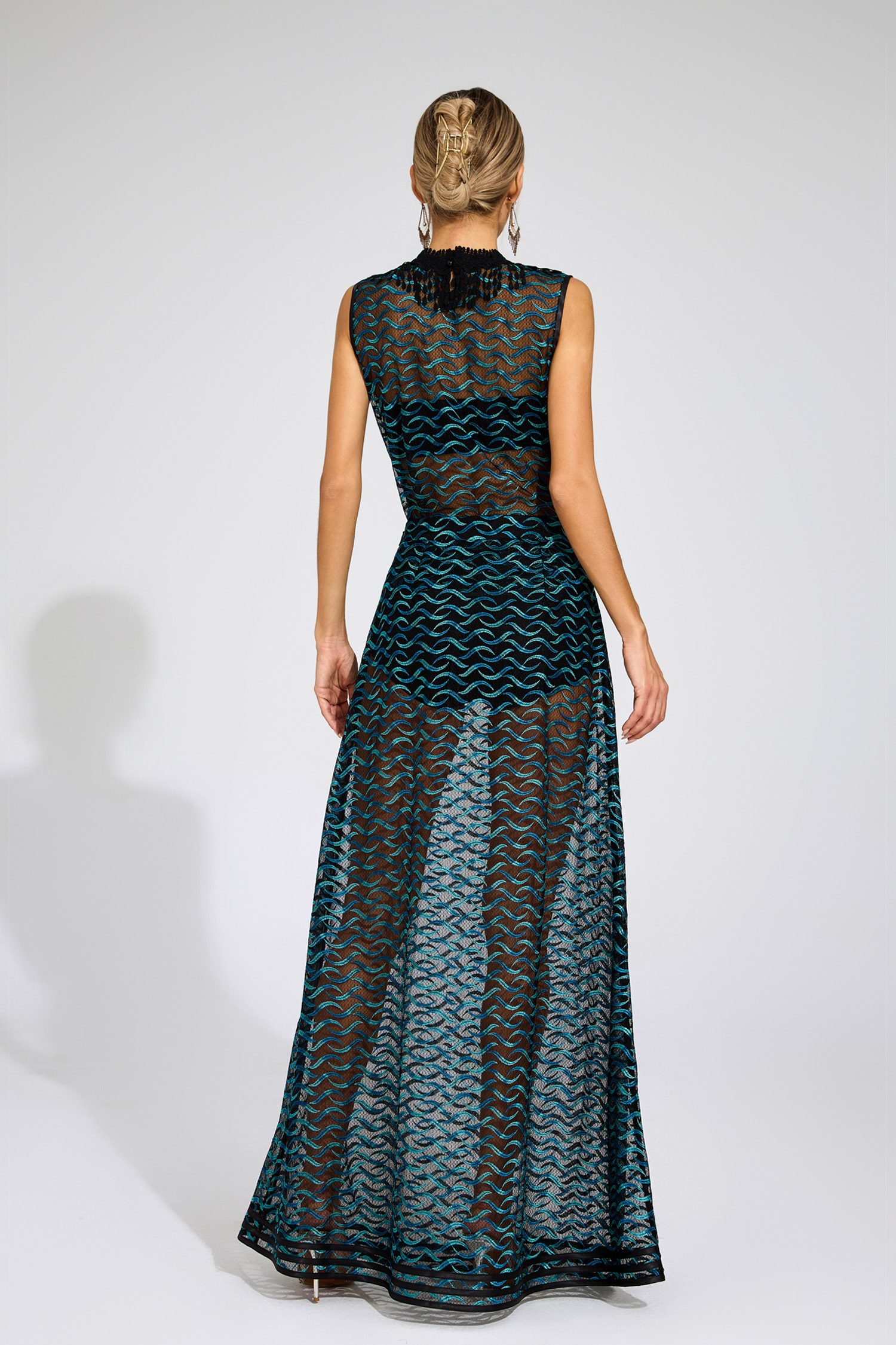 Lyly Black Wave Embroidered Mesh Set