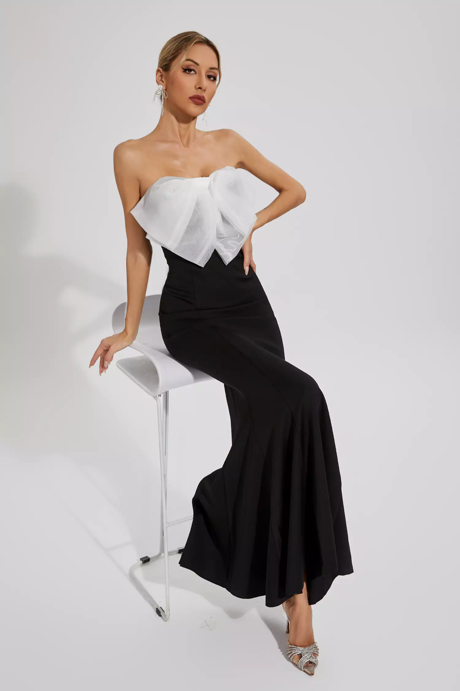 Paisleigh Black White-bow Mermaid Dress-CATCHALL