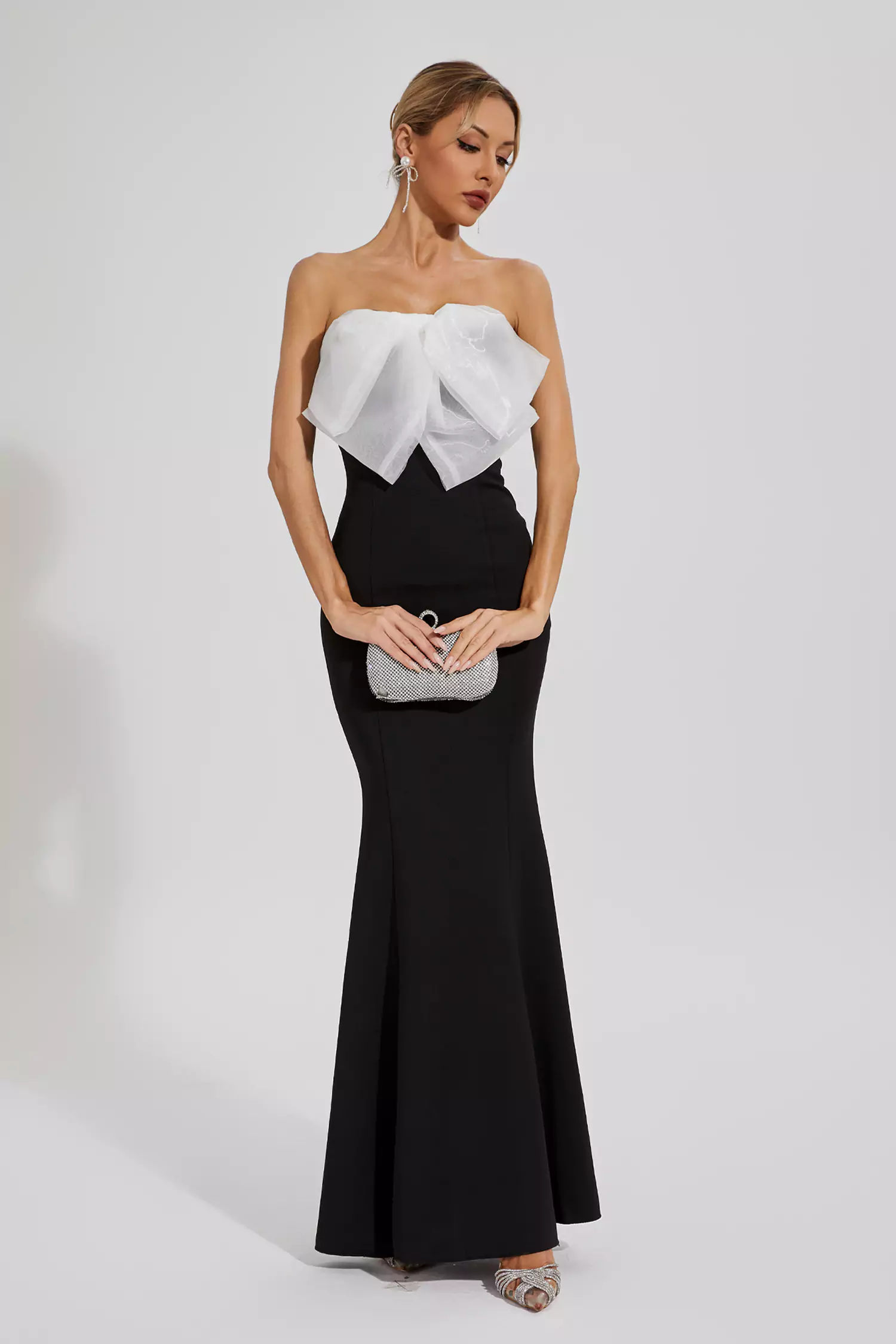 Paisleigh Black White-bow Mermaid Dress-CATCHALL