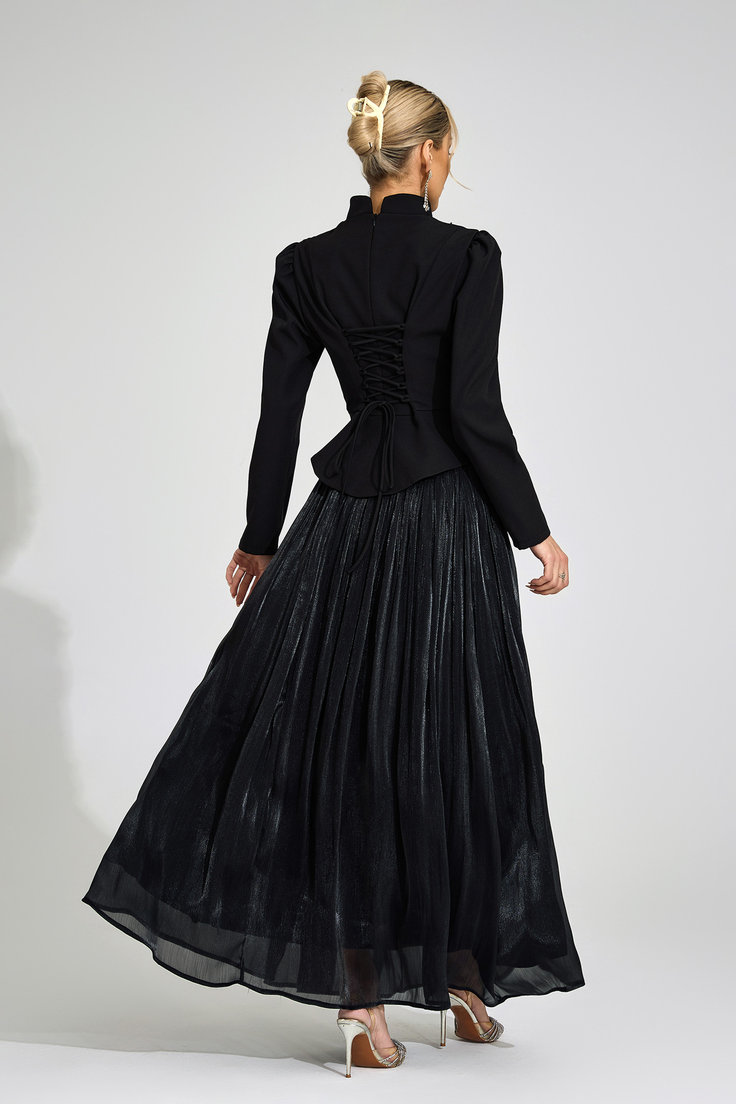 Pier Black Embroidered Set