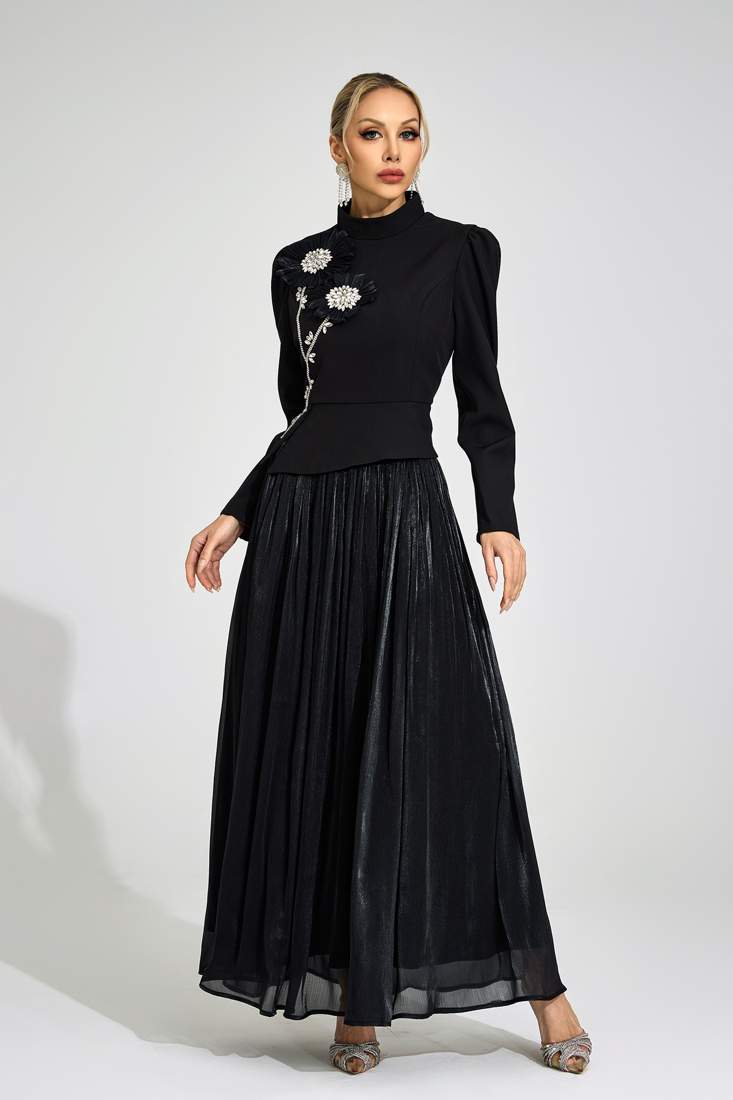 Pier Black Embroidered Set