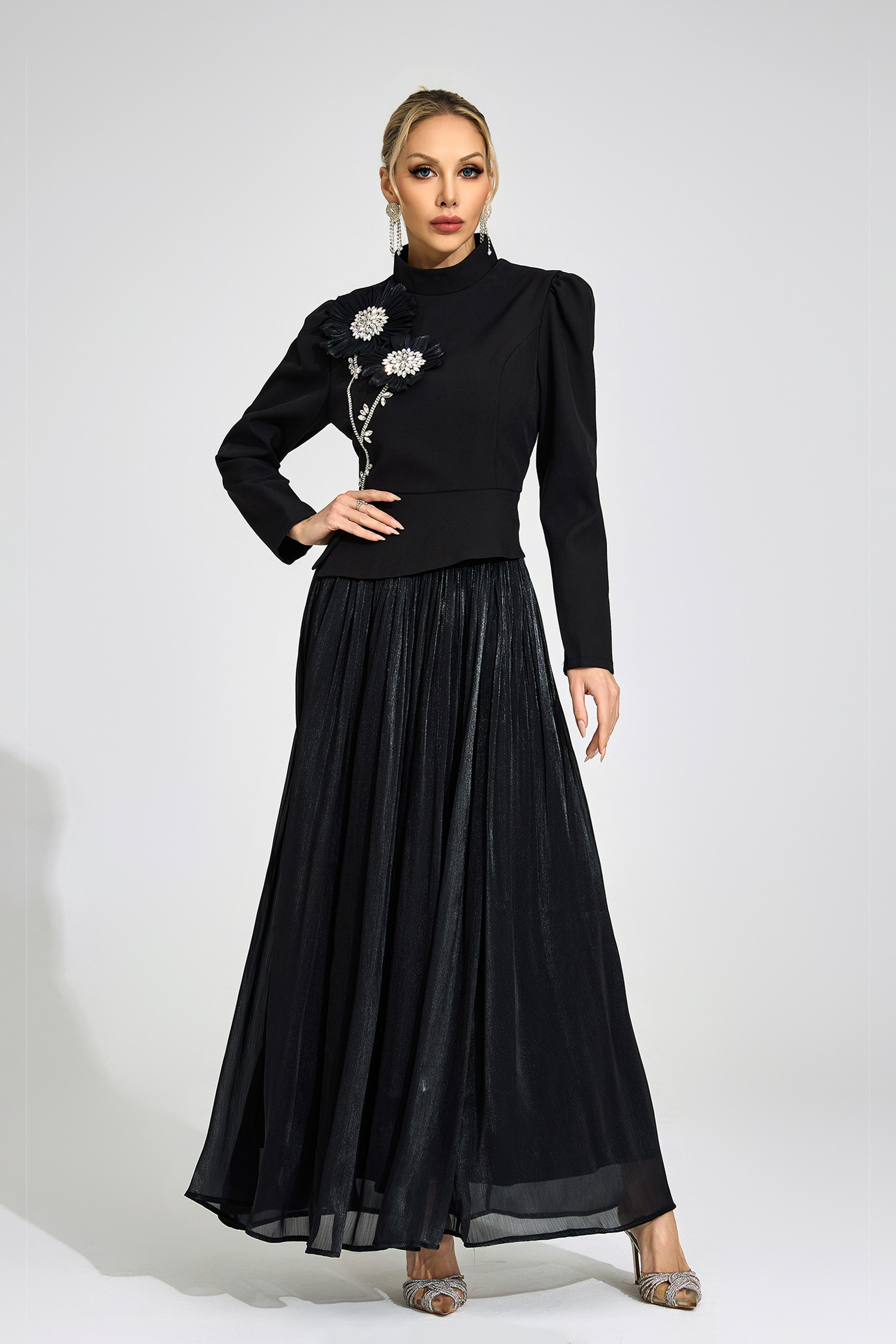Pier Black Embroidered Set