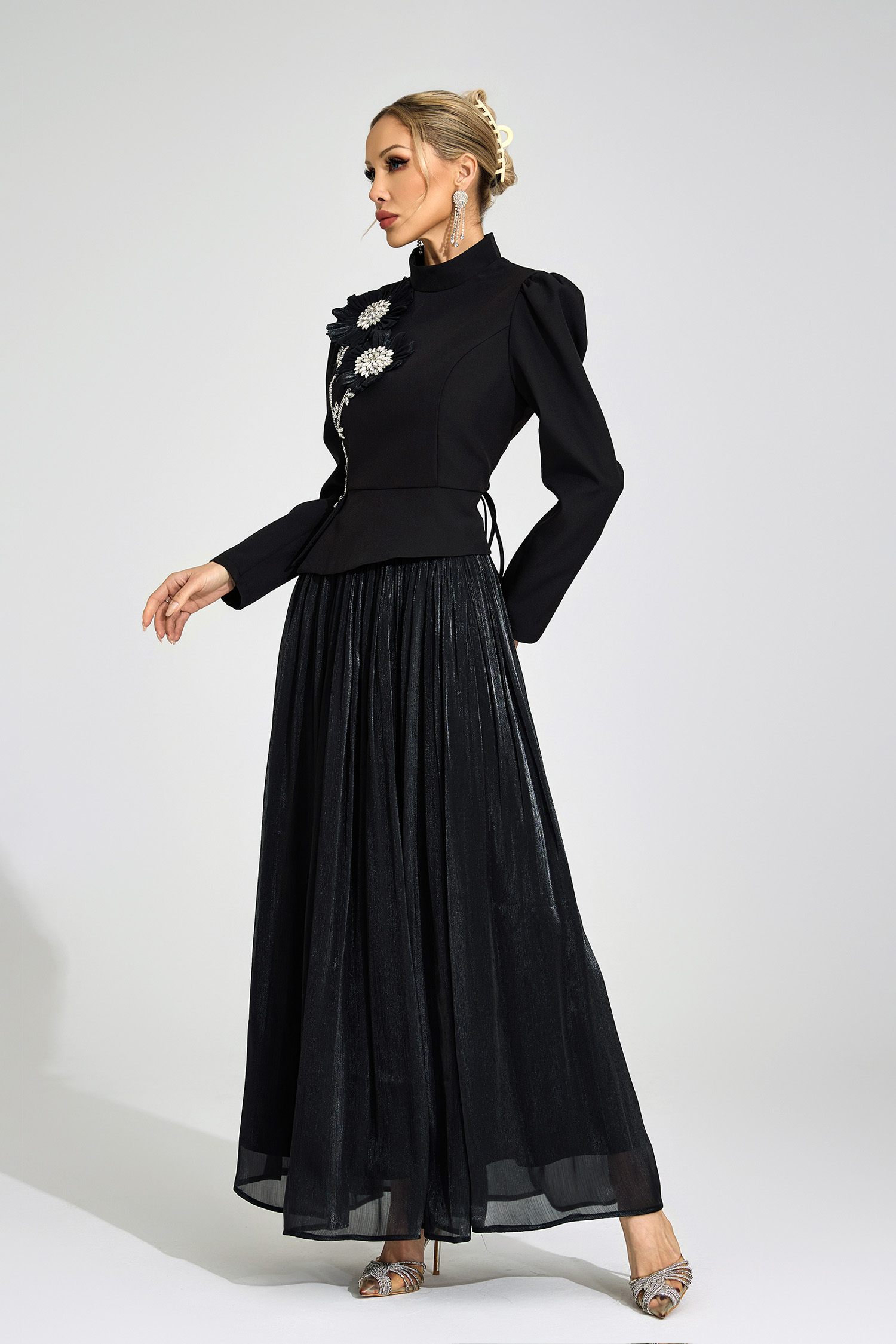 Pier Black Embroidered Set