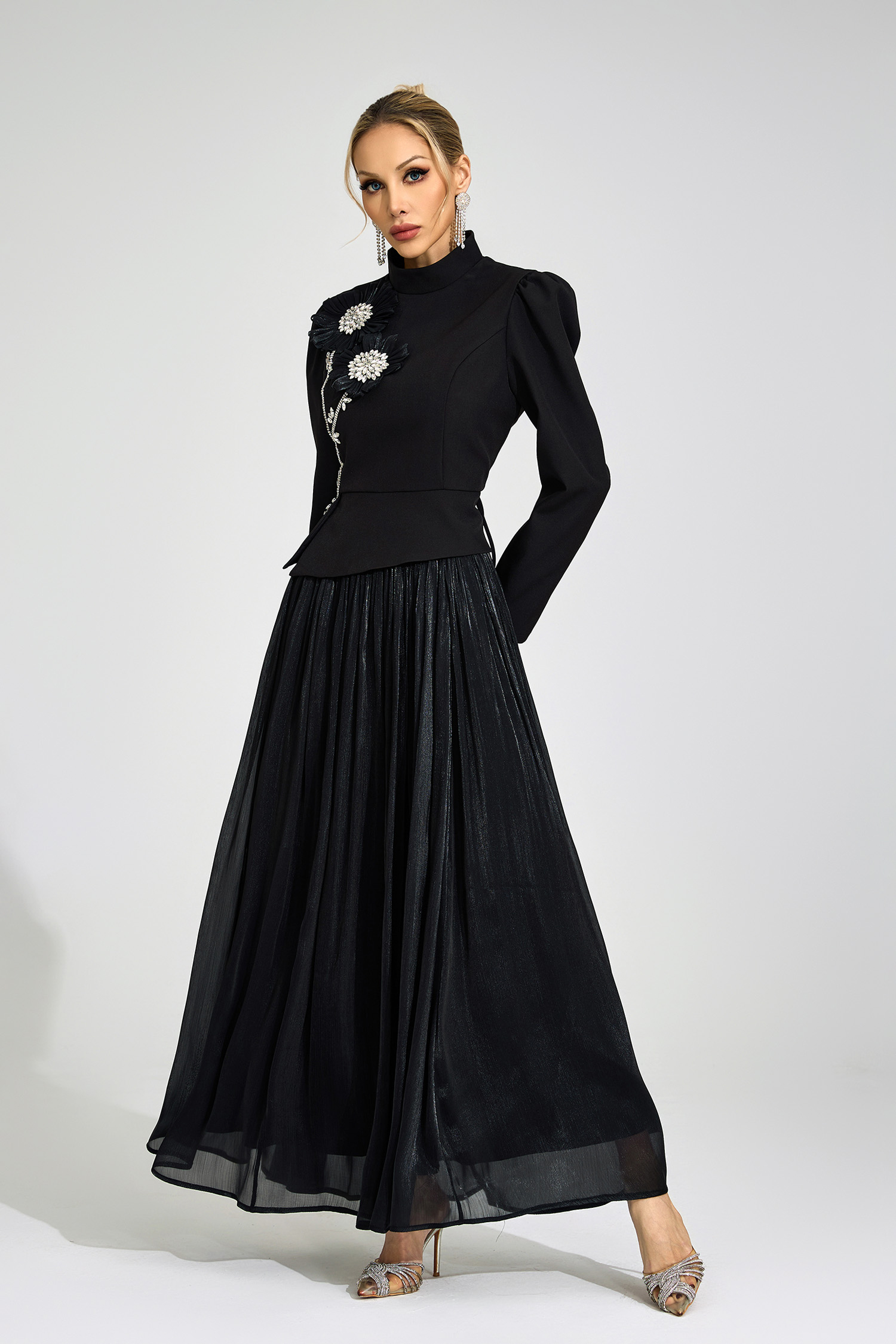 Pier Black Embroidered Set