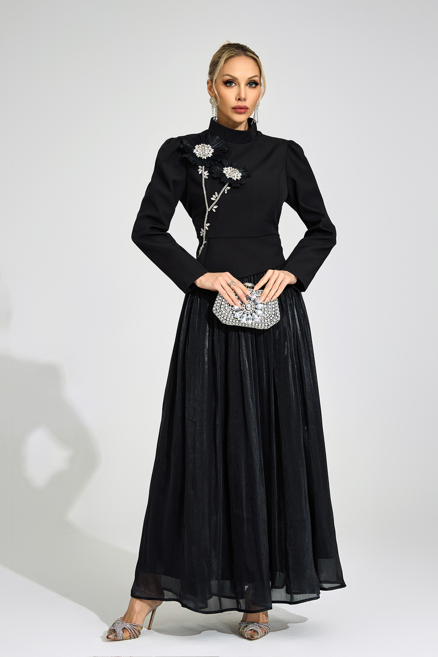 Pier Black Embroidered Set